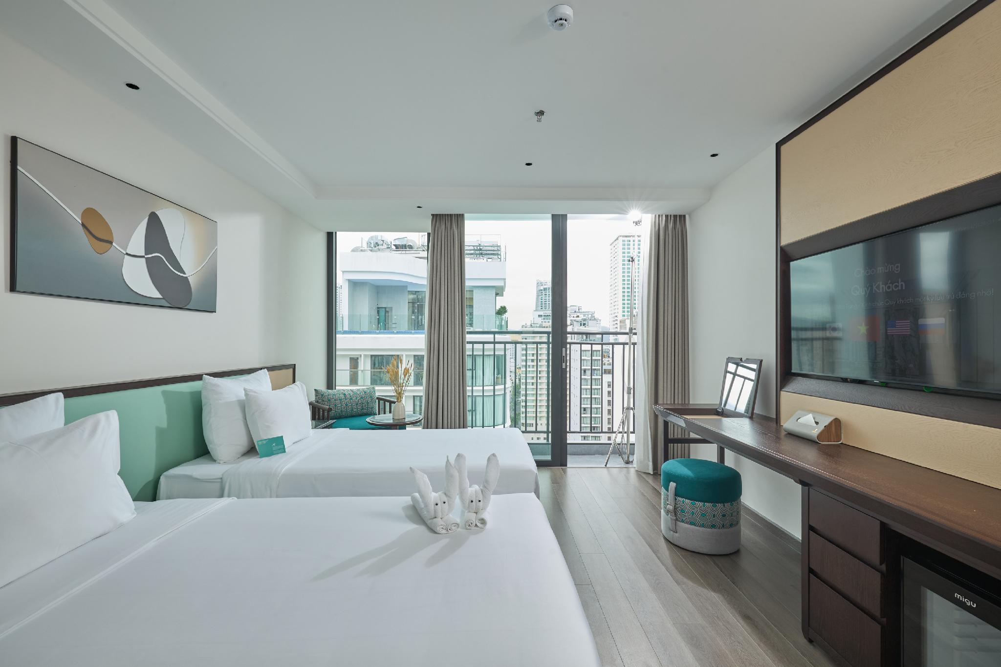 Senior, Deluxe, Twin Beds