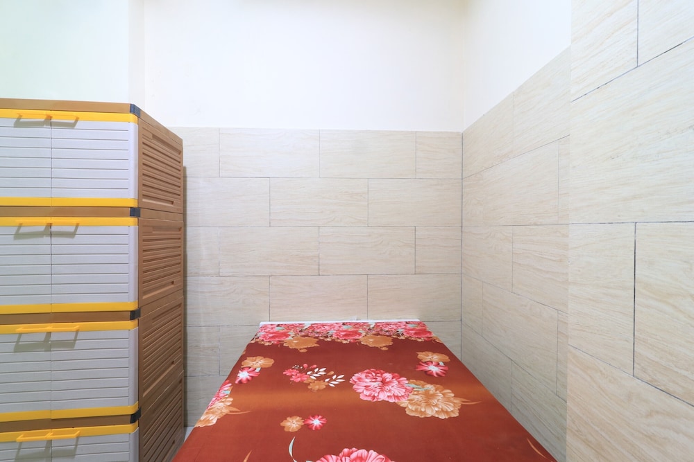 Eiffel Residence Batu Tulis 37 - Female Only 12/21
