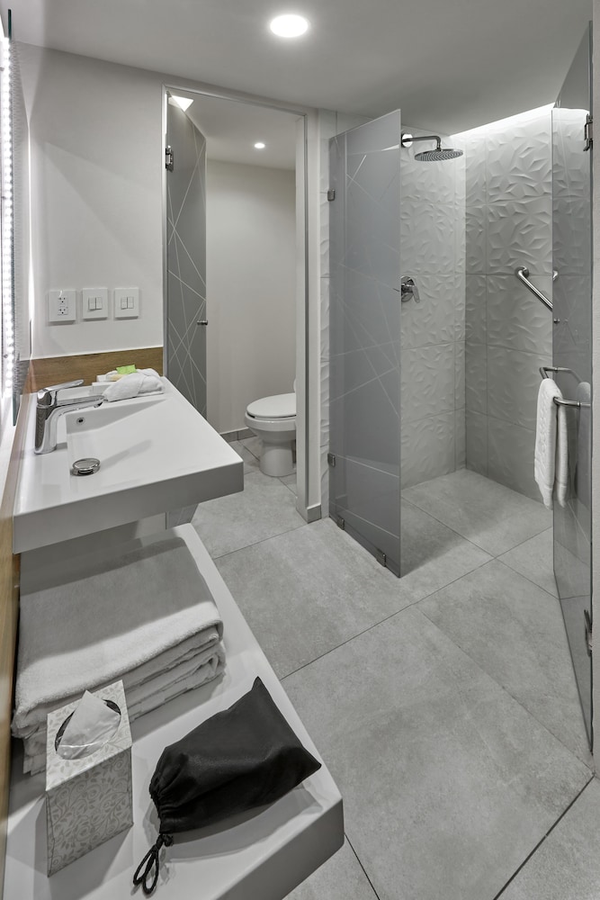 City Express Plus by Marriott Cancun Aeropuerto Riviera 49/49