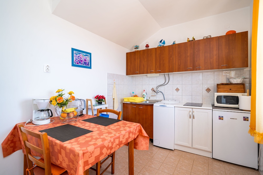 GUESTHOUSE SLAVKA 13/26