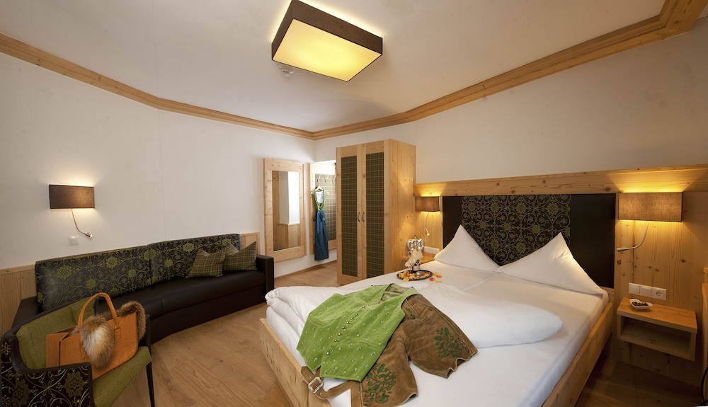 SUPERIOR, KING BED