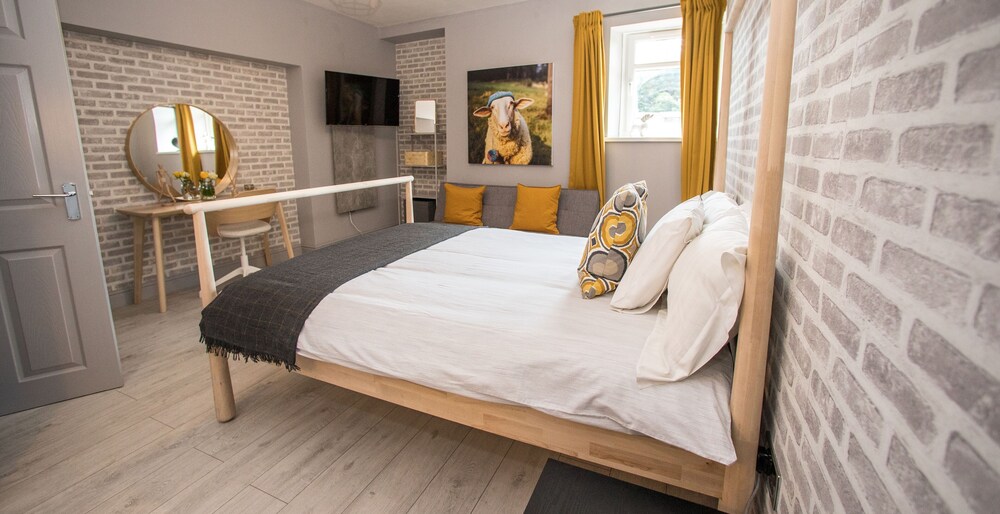 James' Place At Dowlais 18/48