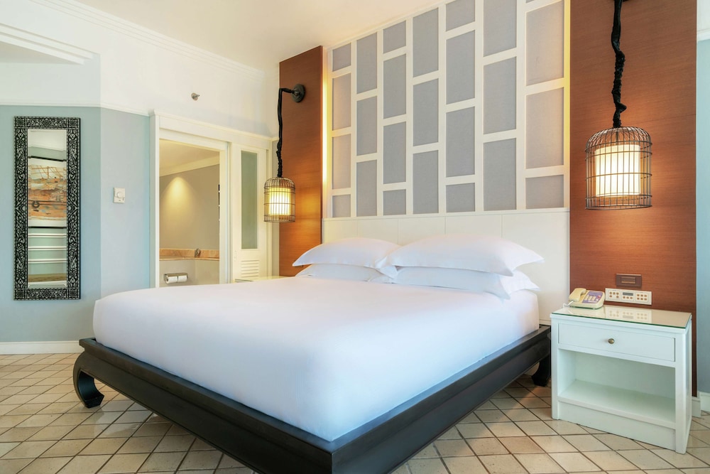 Pullman Phuket Karon Beach Resort 16/80