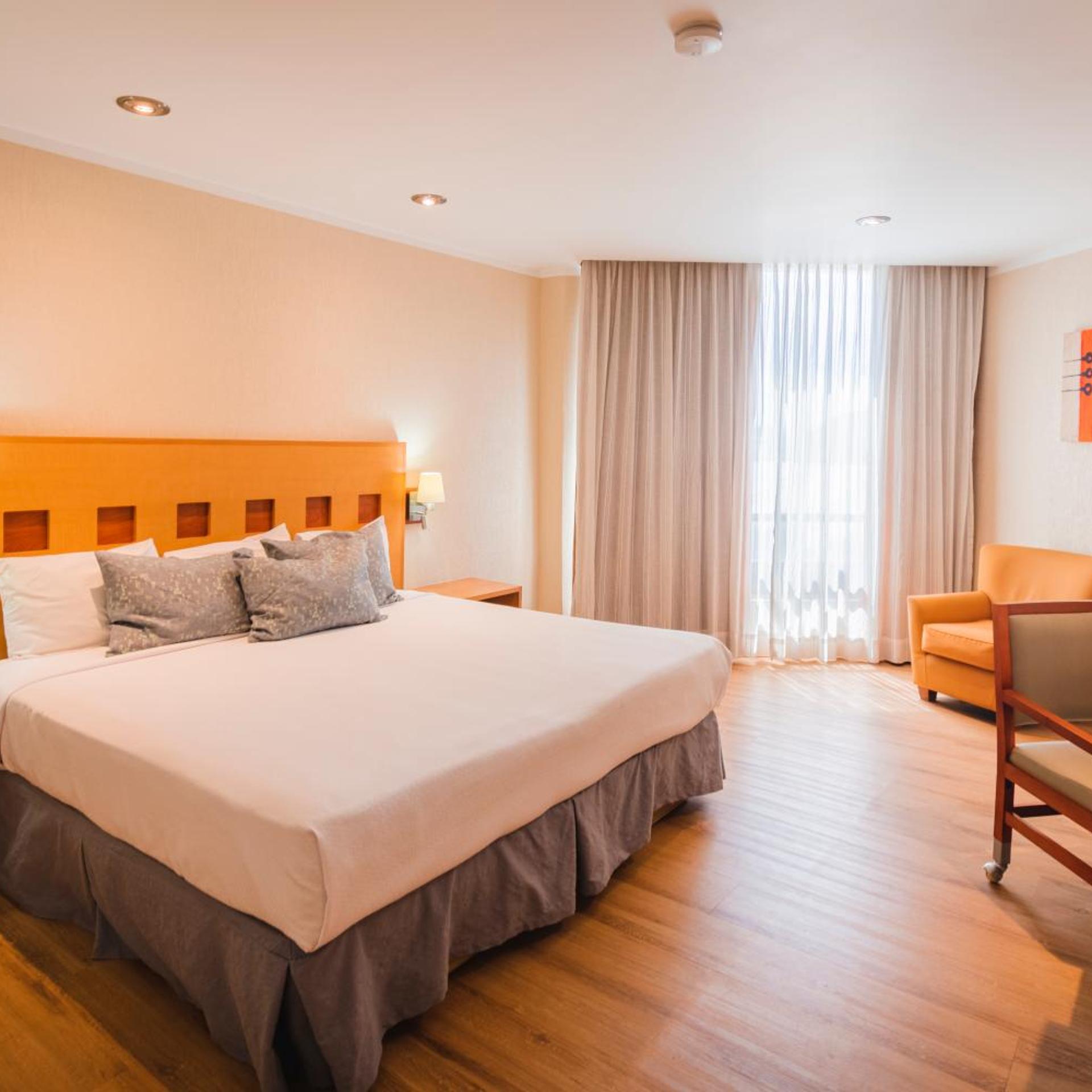 2 Bedrooms, Suite