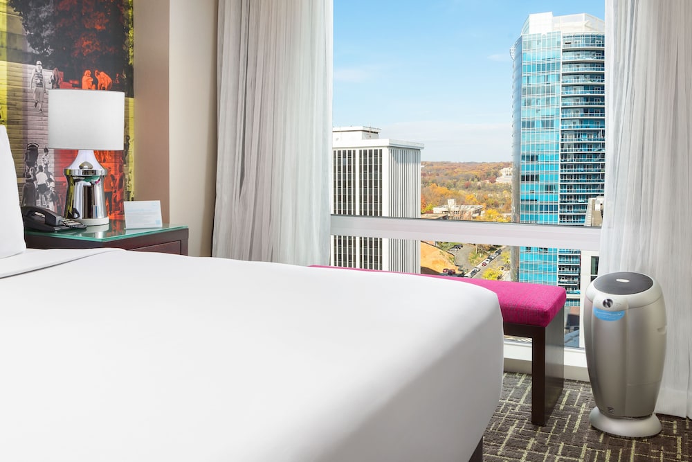 Hyatt Centric Arlington 15/73