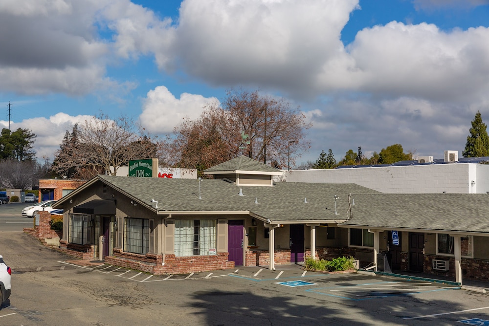 Diablo Mountain Inn 1/66