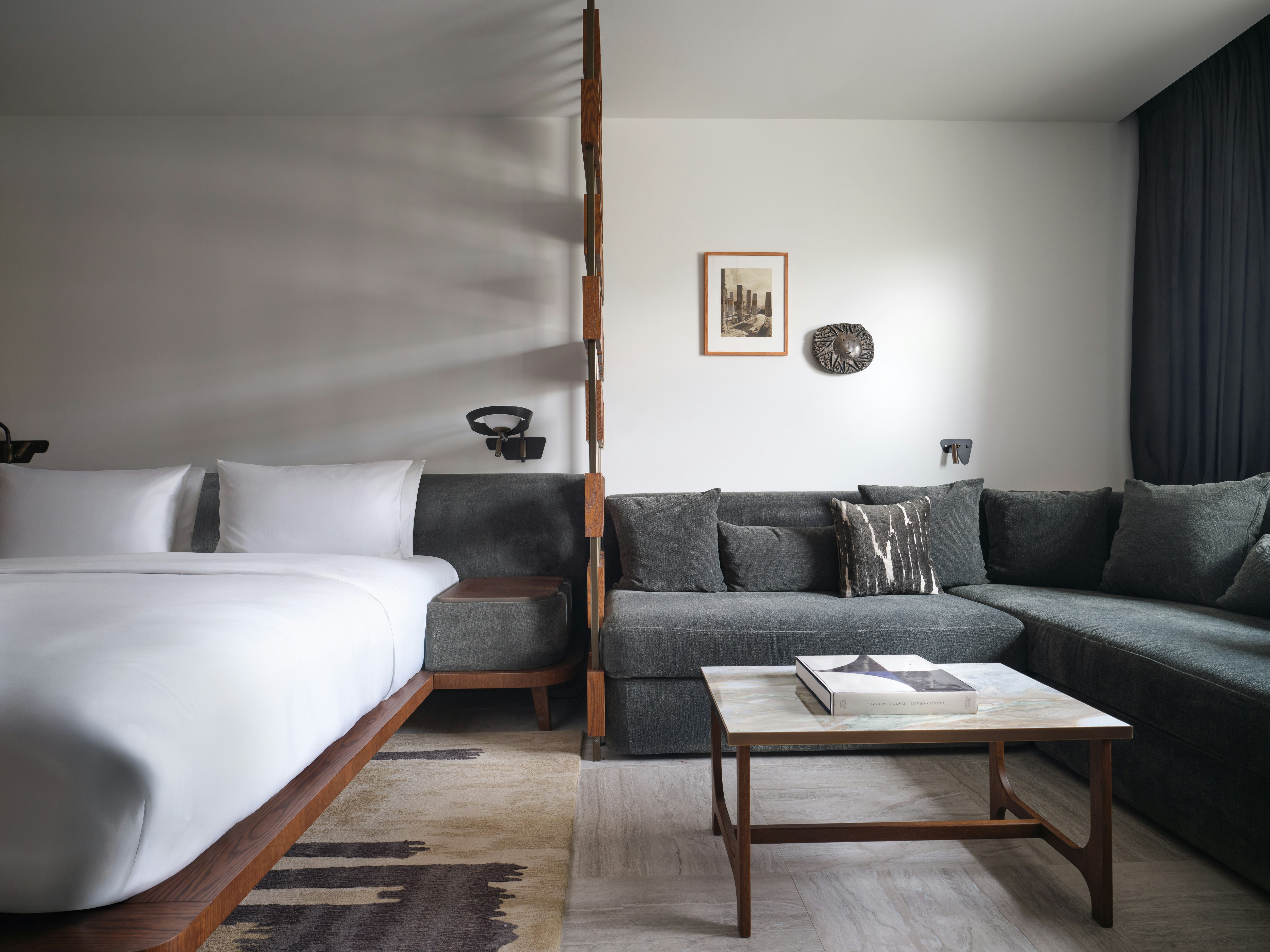 JUNIOR SUITE, KING BED, CITY VIEW