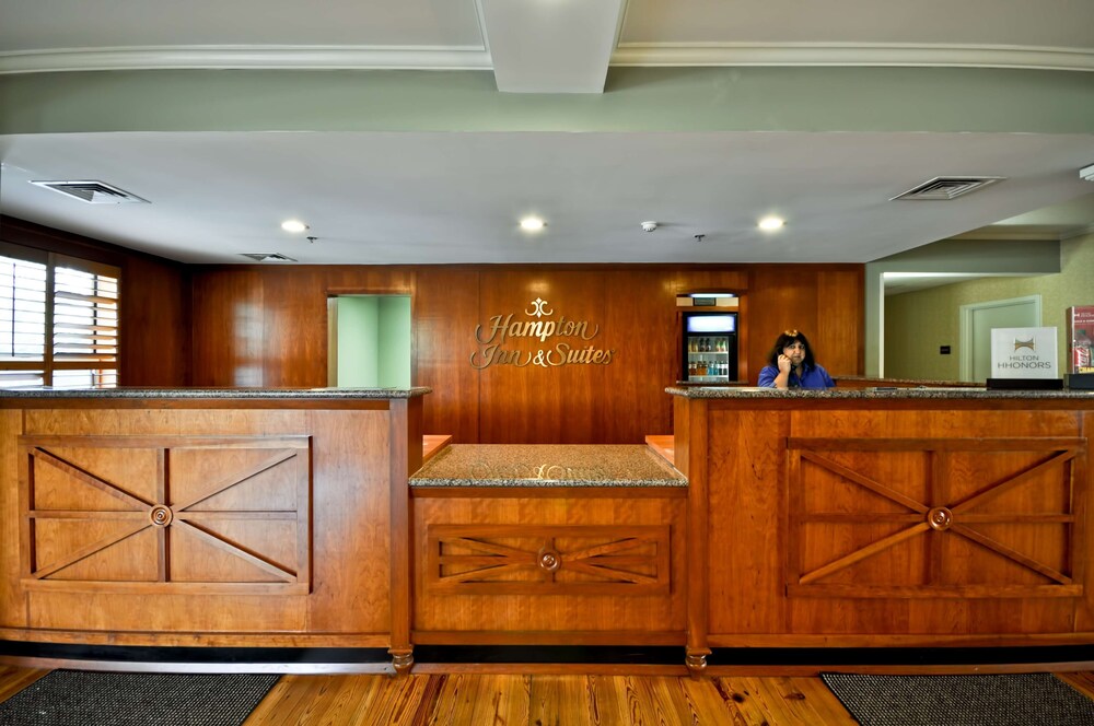 Hampton Inn Suites Charleston 7/48