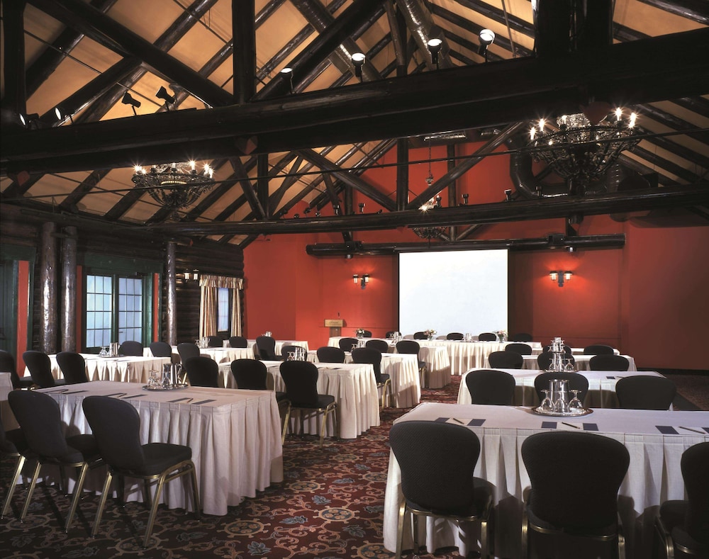 Fairmont Le Chateau Montebello 65/74