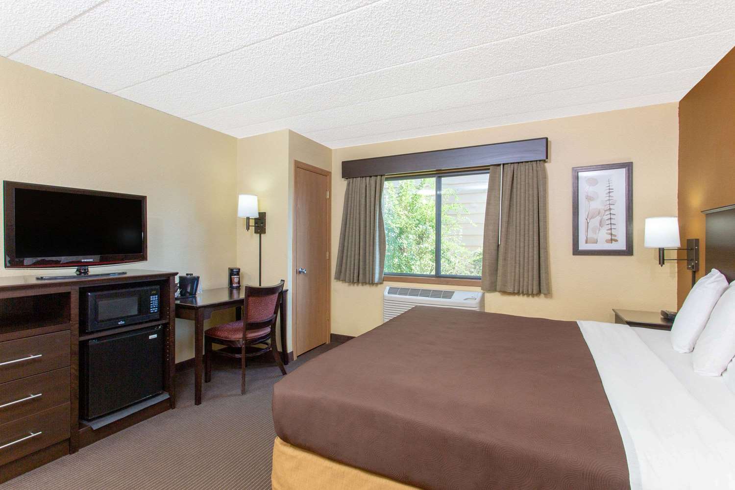 Americinn By Wyndham West Bend 13/40