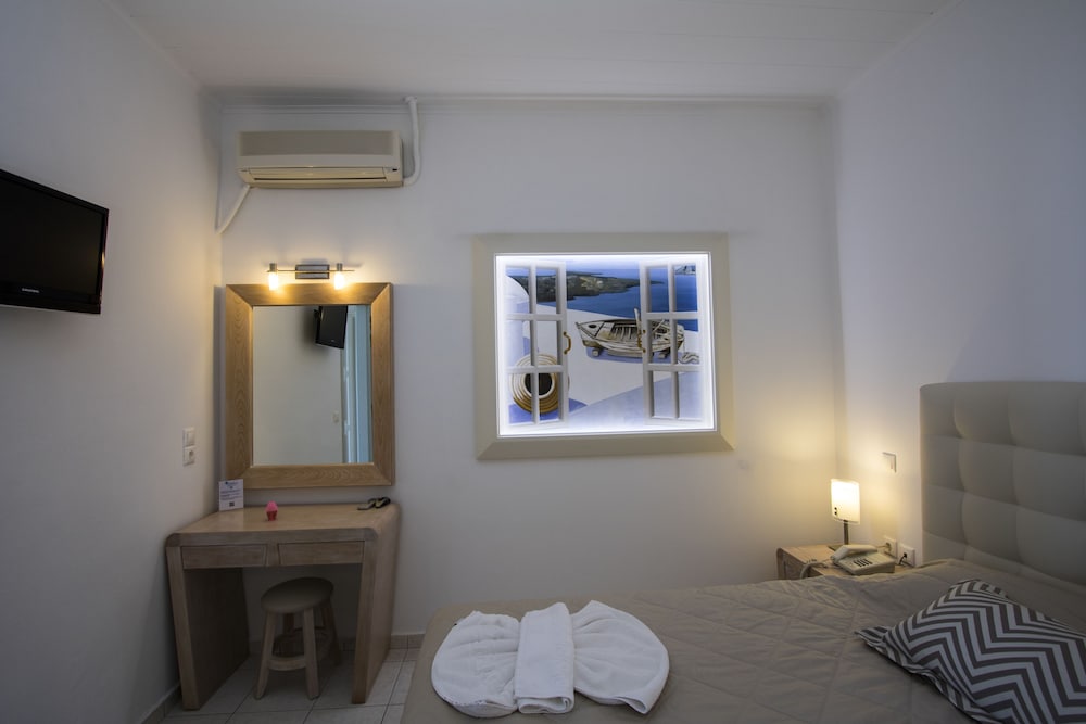 Erato Apartments Santorini 55/75