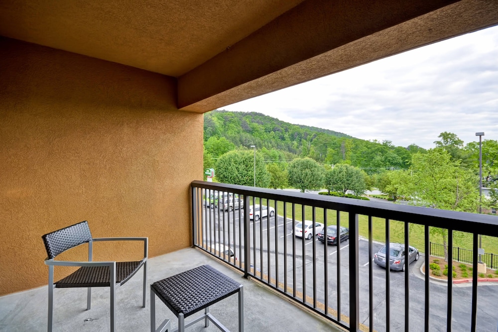 Courtyard by Marriott Dalton 17/43