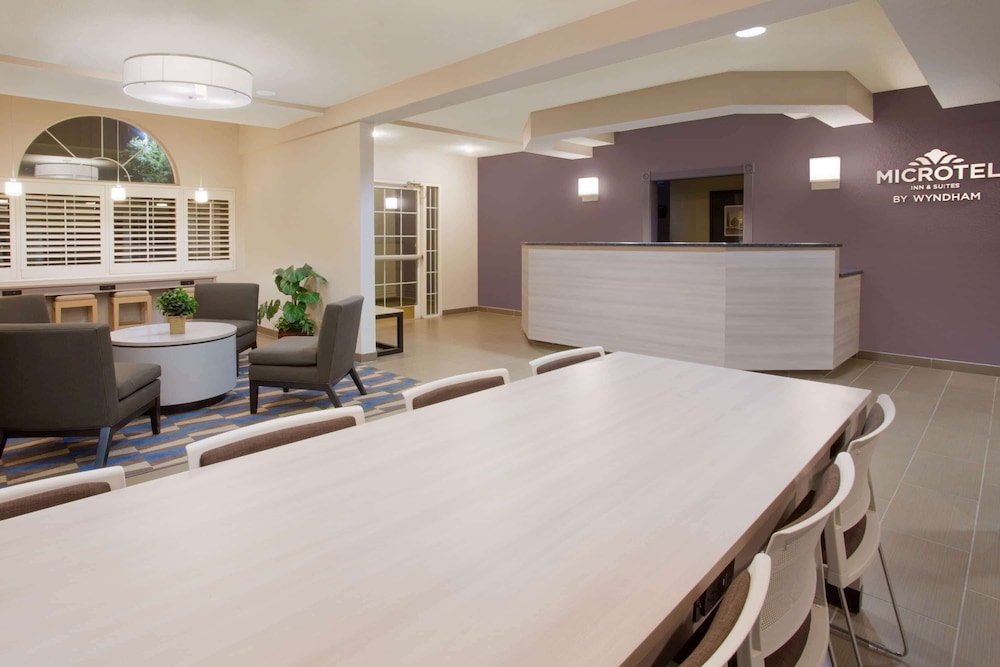 Microtel Inn & Suites by Wyndham Leesburg/Mt Dora 5/38