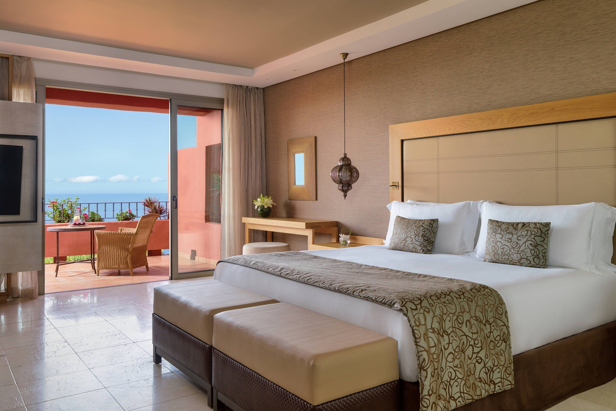 Citadel, Junior Suite, King Bed, Ocean View