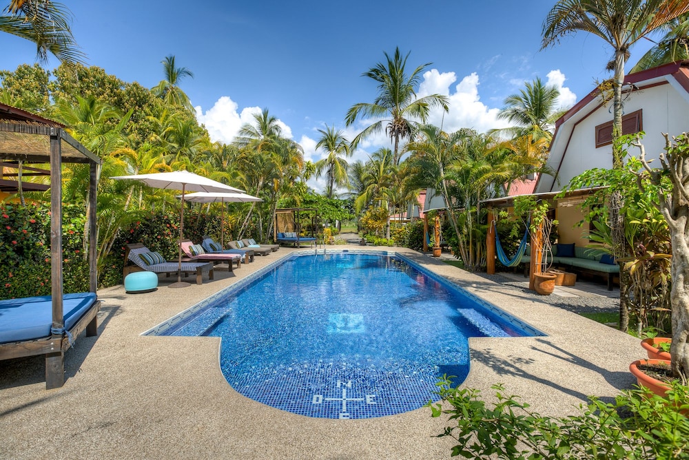 Encantada Ocean Cottages 44/50