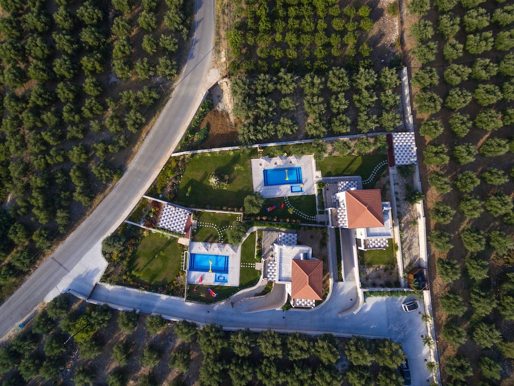 Olive Garden Villas 35/50