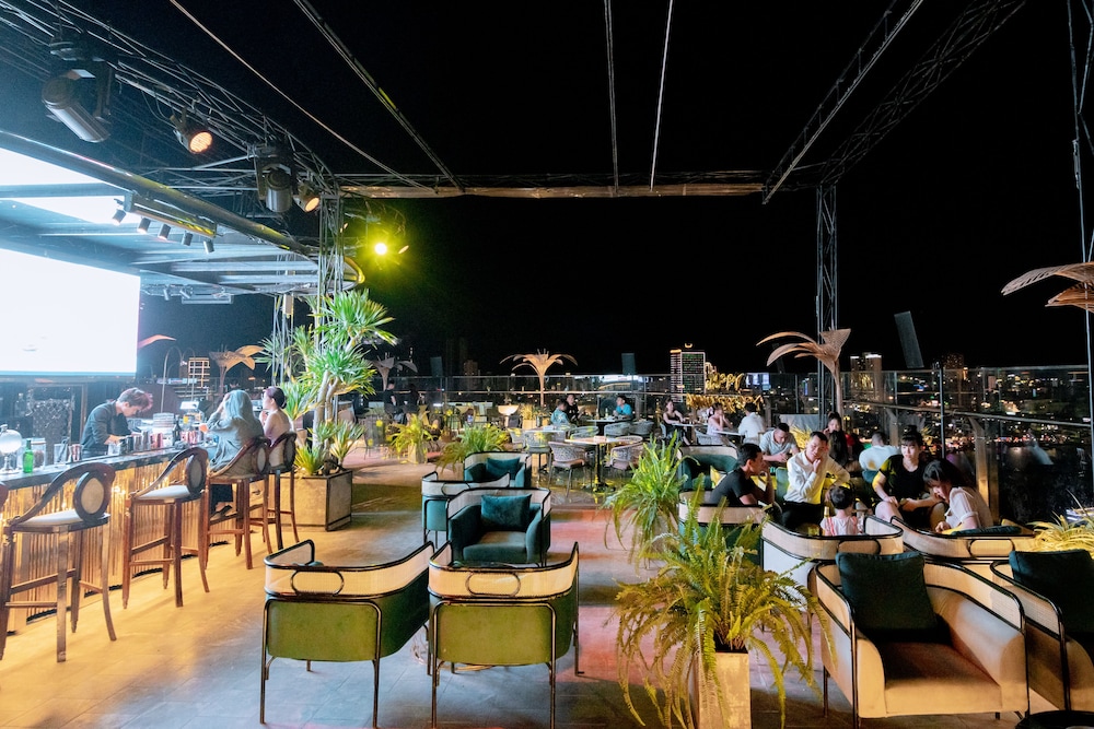 HAIAN Riverfront Hotel 54/60
