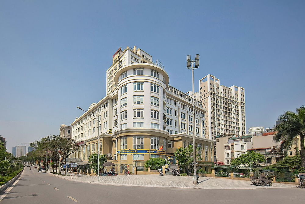 A25 Hotel - 705 Lac Long Quan 4/65