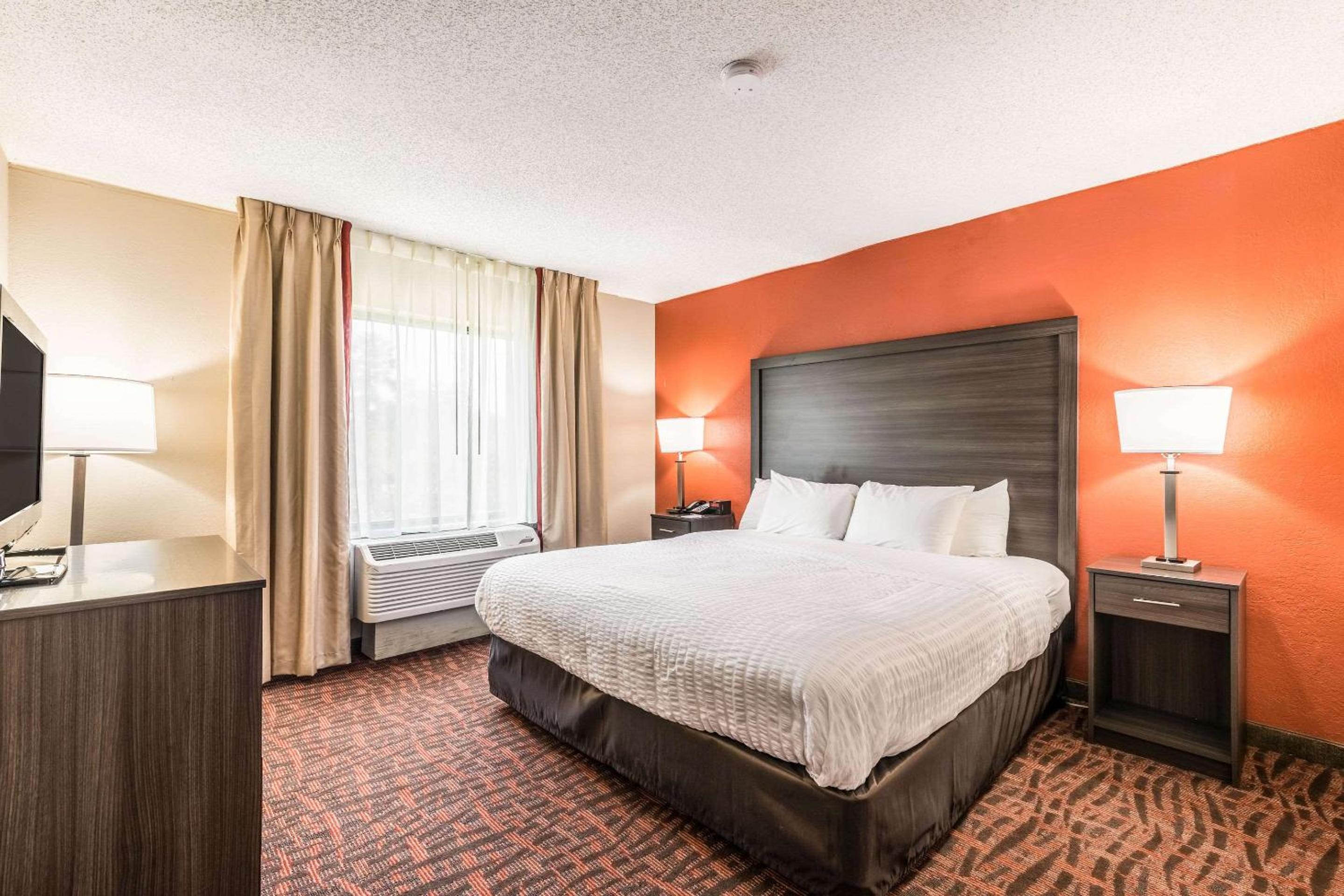 جناح جونيور، Lake Norman Inn and Suites (ex Clarion) 7/10