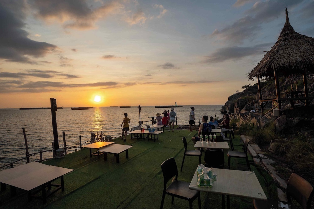 Paree Hut Resort Koh Sichang 37/43