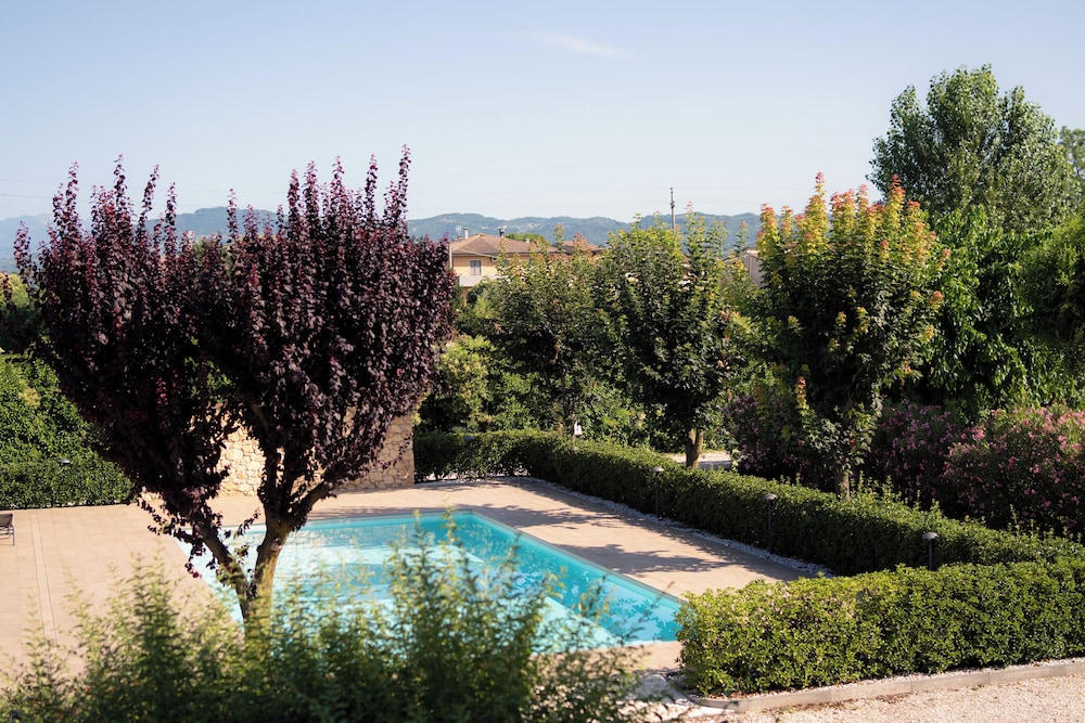 Villa Bongiovanni 40/44
