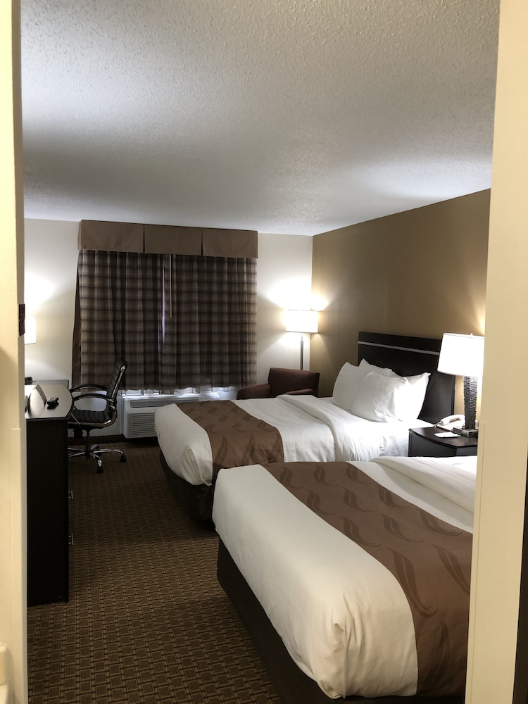 Quality Inn & Suites Sun Prairie Madison East 5/32