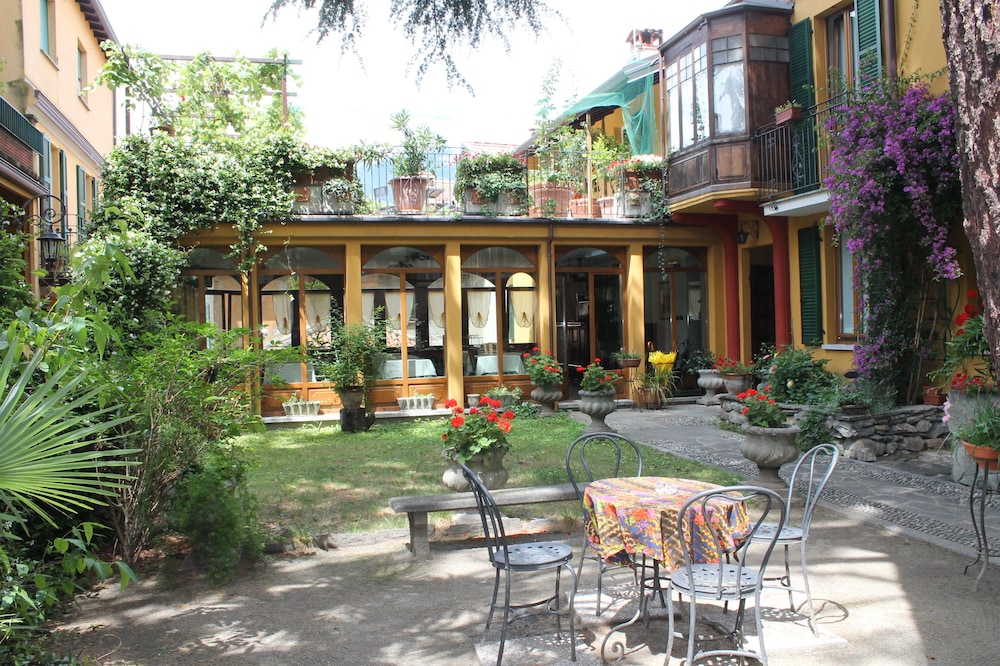 Hotel Centrale 6/50