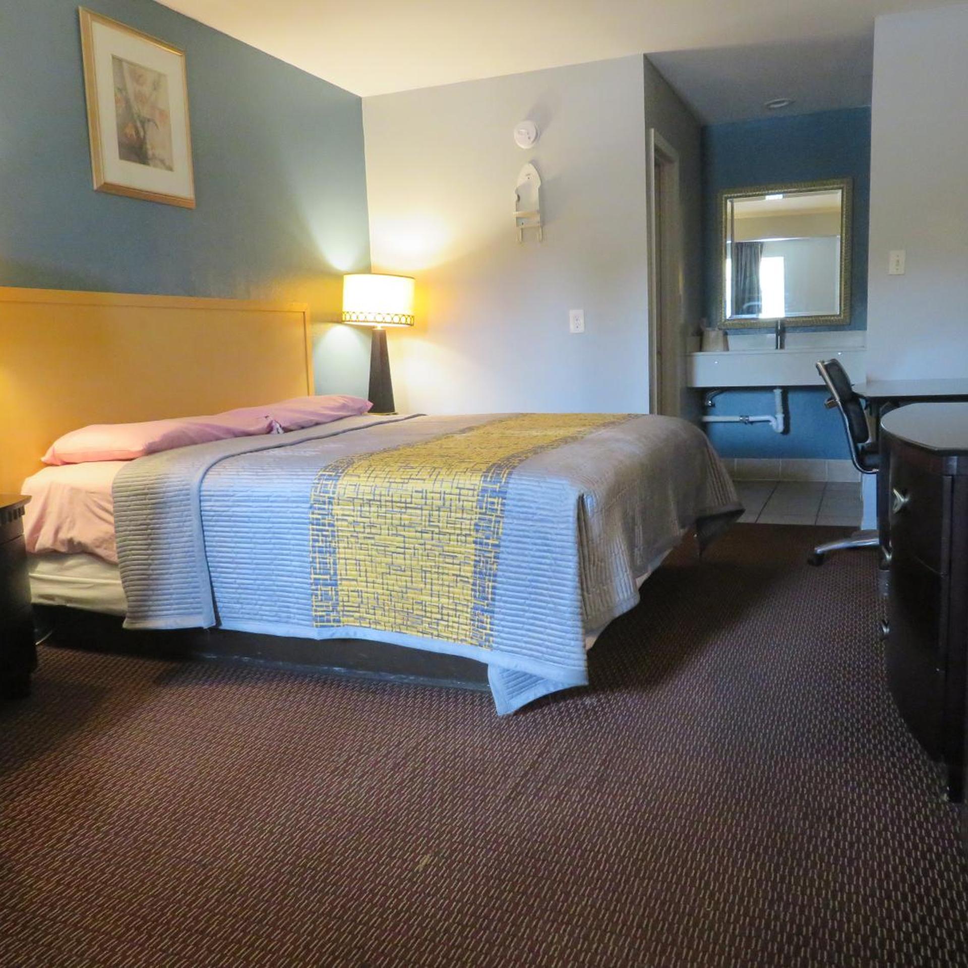 Travel Inn Motel 6/16