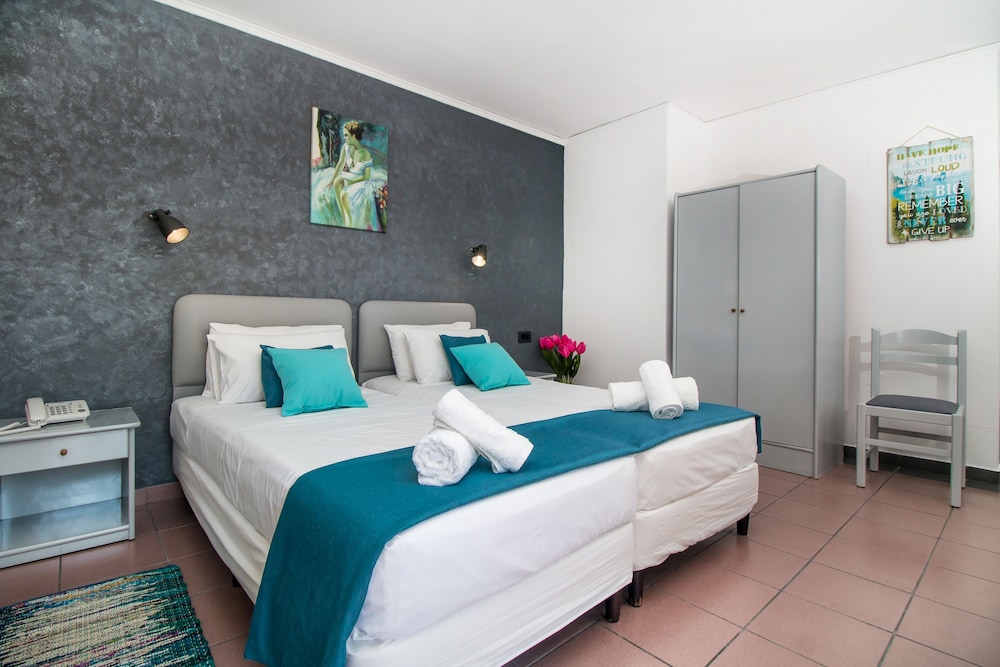 Kahlua Hotel Apartments 16/40
