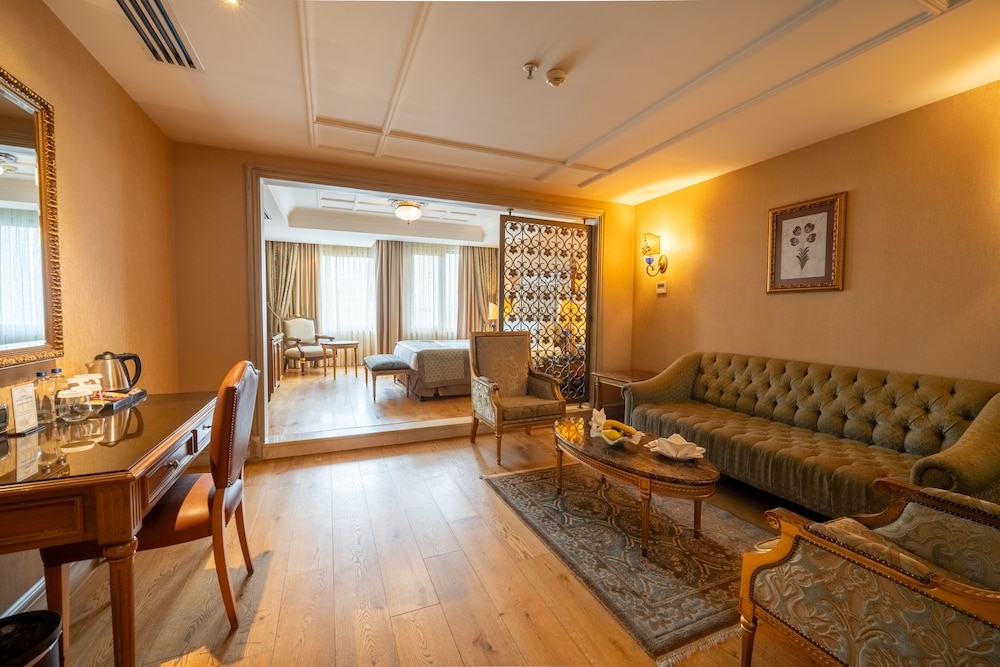 The Central Palace Taksim No Alcohol Served 32/50