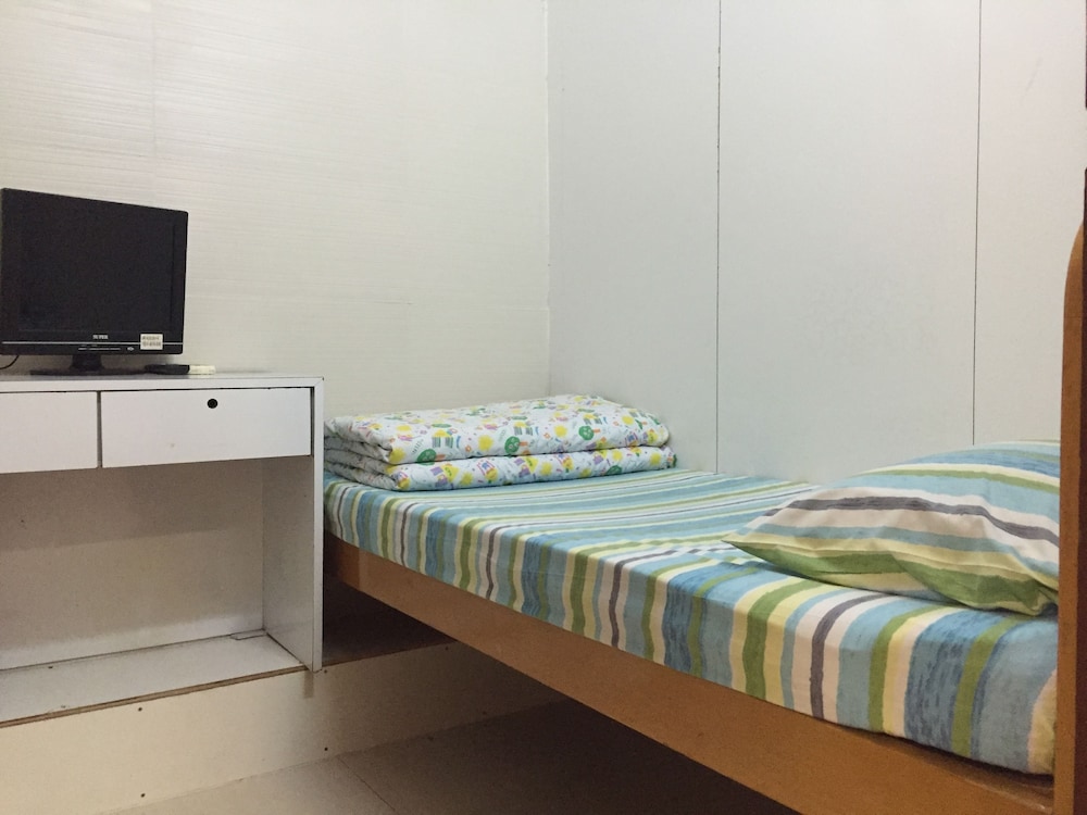 Dragon Hostel 59/66