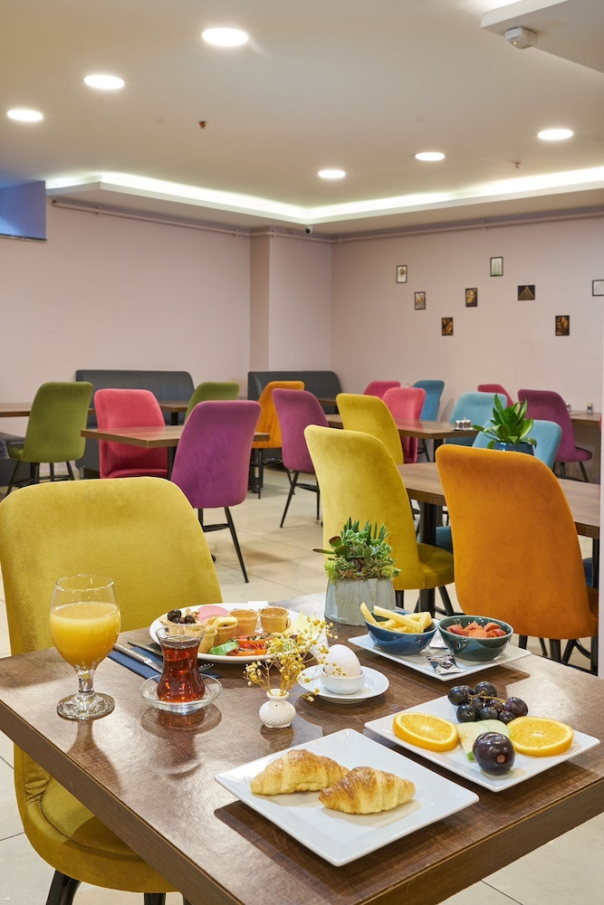 Atro Hotel 32/44