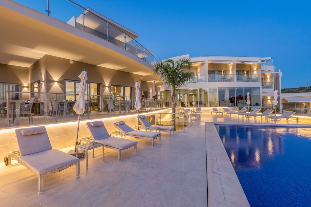 Caneiros Luxury House & Suites 64/67
