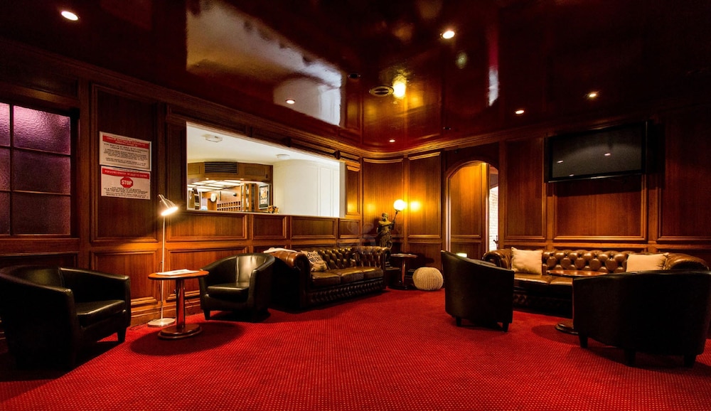 Adelaide Inn 32/48