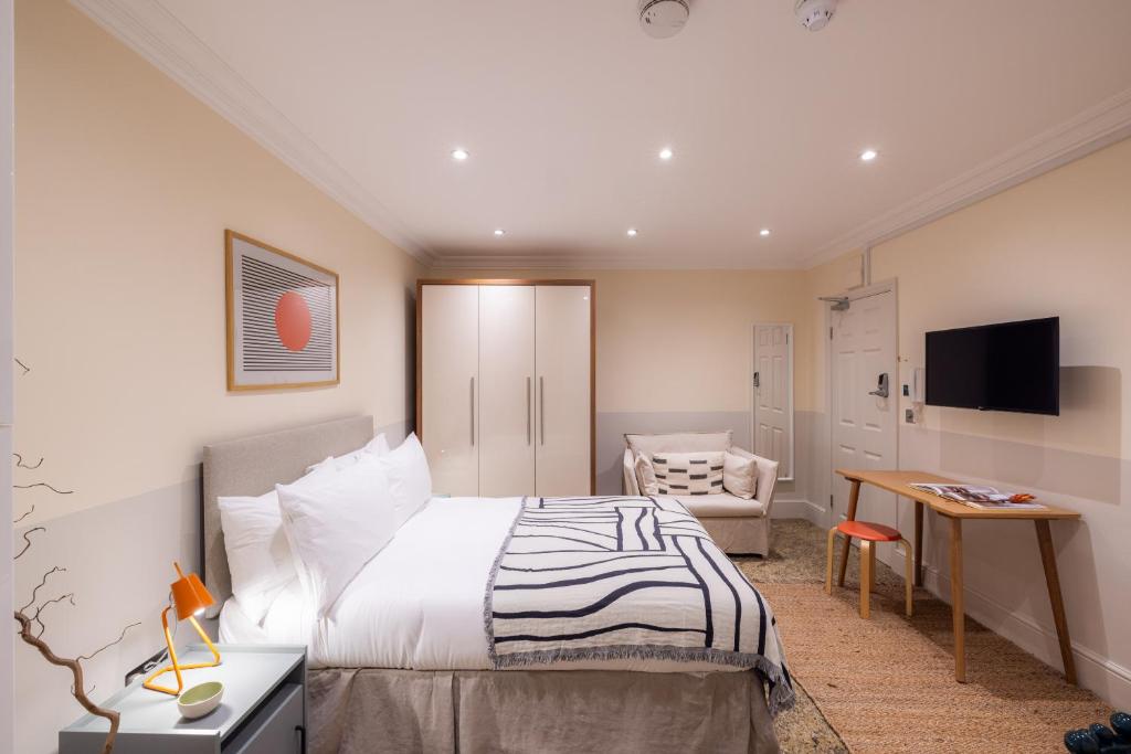 Semi Basement, Studio، Courtfield Gardens Apartments 6/8