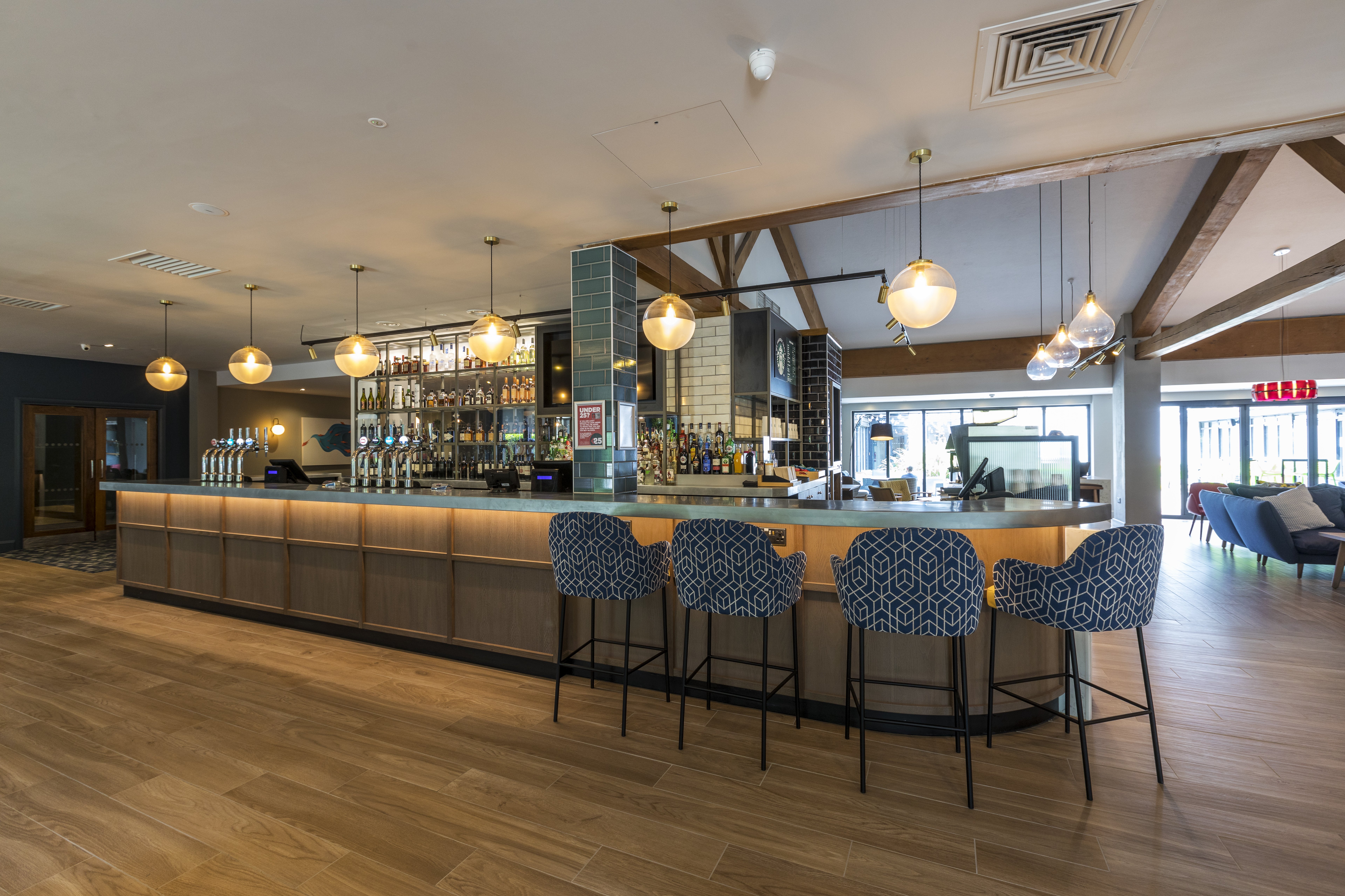 HOLIDAY INN CAMBRIDGE 54/75