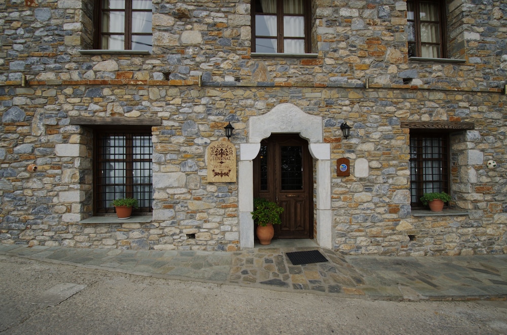 Atrapos Hotel 2/50