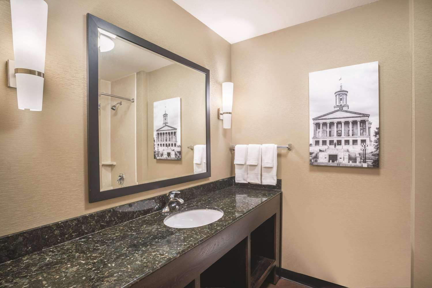 La Quinta Inn Suites Smyrna 45/45