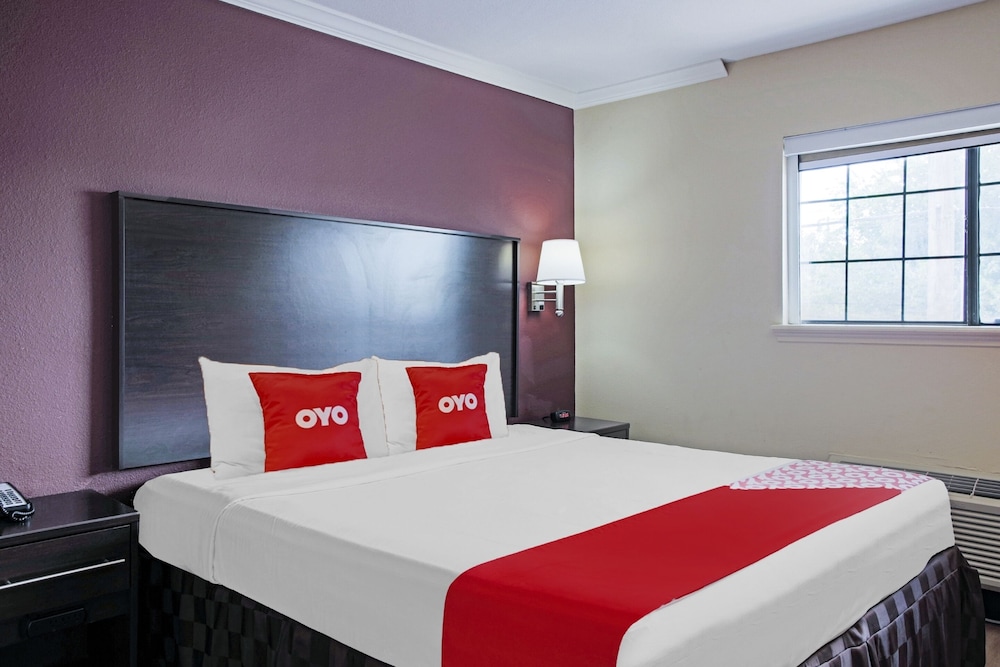 OYO Hotel McAllen Airport South 15/61