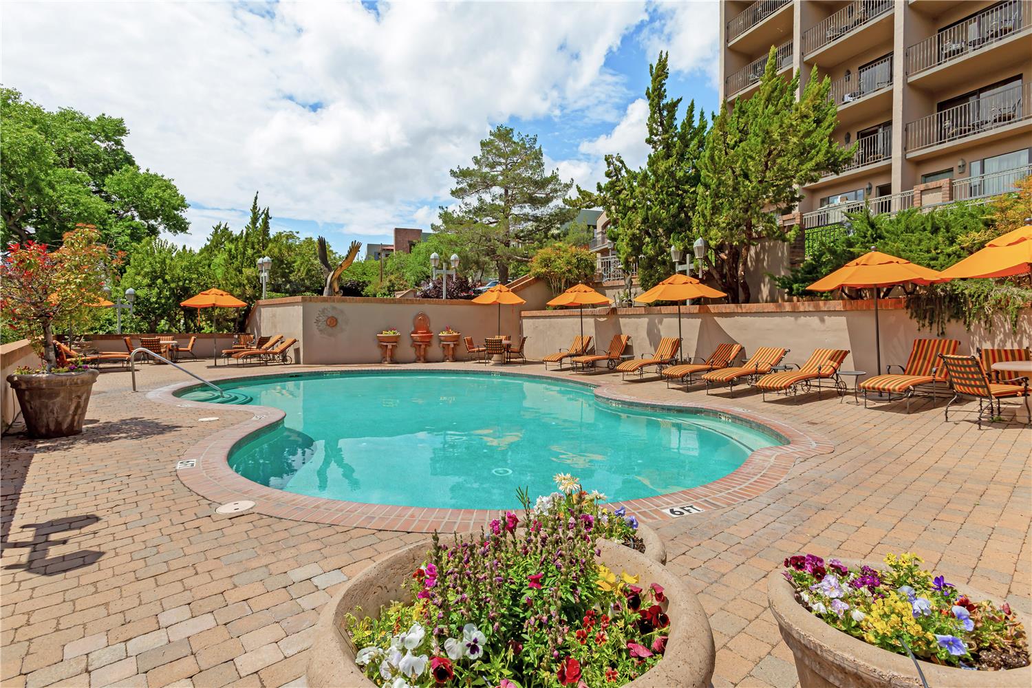 Best Western Plus Arroyo Roble Hotel & Creekside Villas 43/47