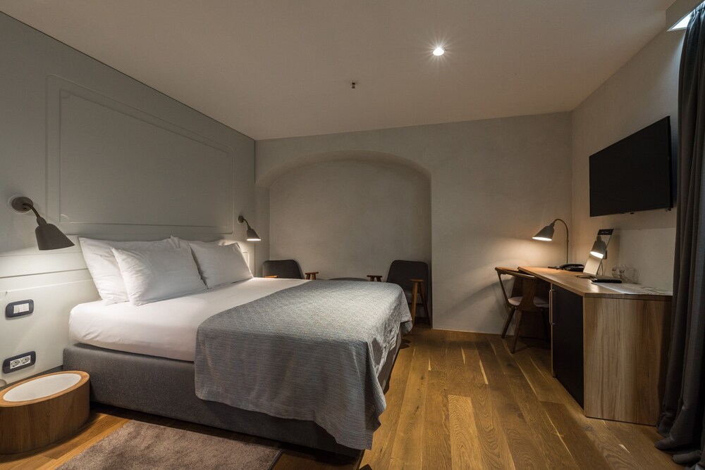 Hotel Peteani 11/50