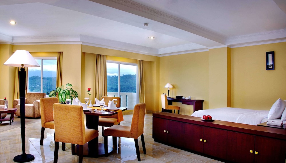 Aston Niu Manokwari Hotel & Conference Center 31/33