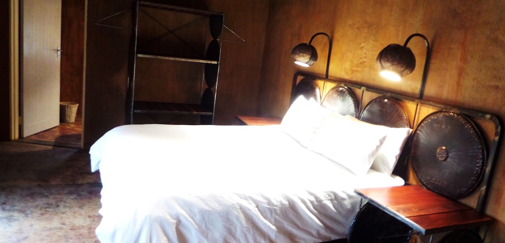 Ongula Village Homestead Lodge 13/50