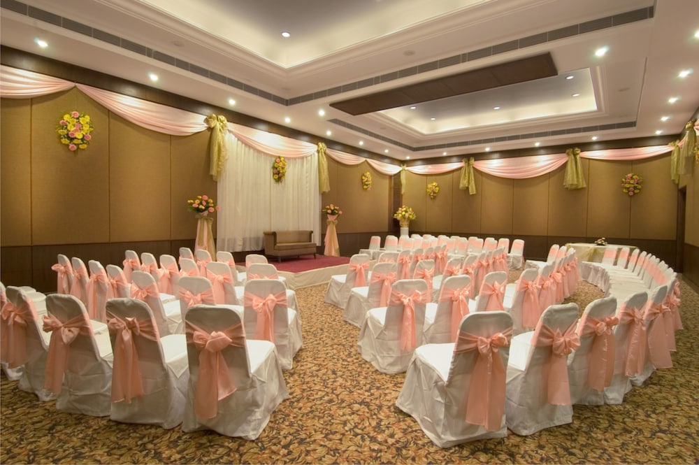 Hotel Express Residency Vadodara 36/46