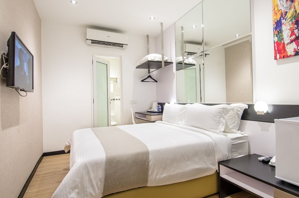 12fly Hotel 23/32