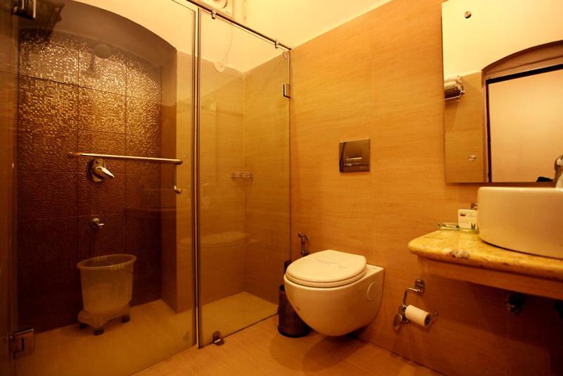 GRAND VIEW HOTEL 47/51