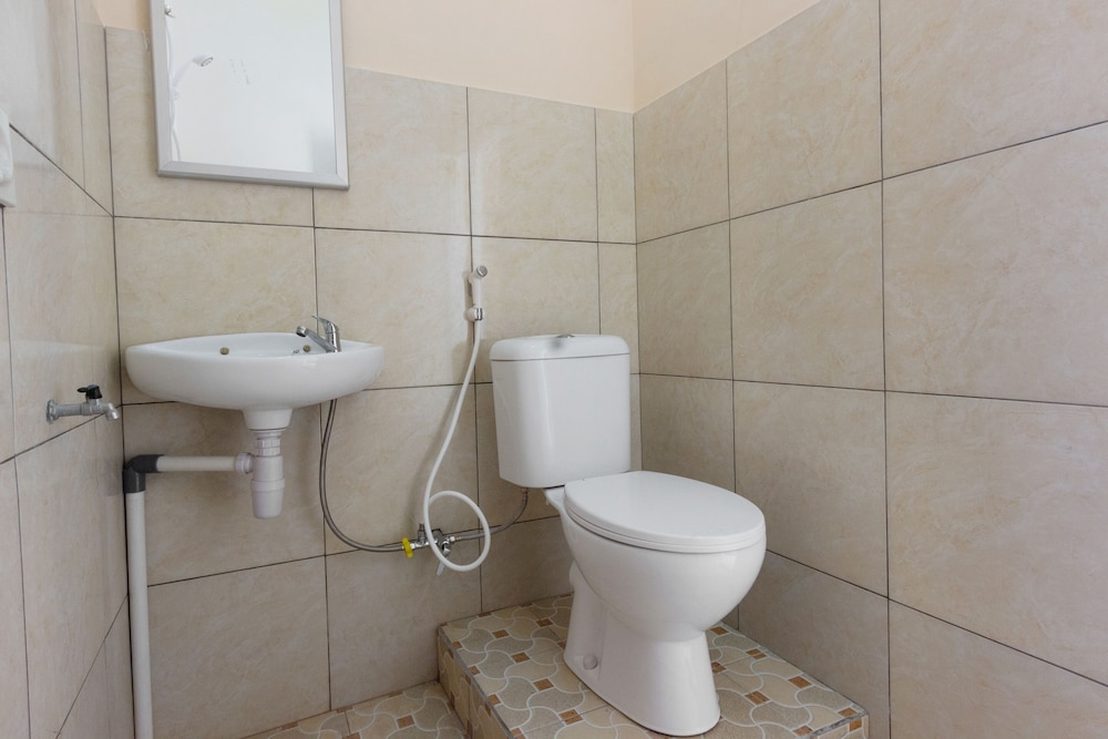 OYO 3024 Hotel Kebon Manis 15/15