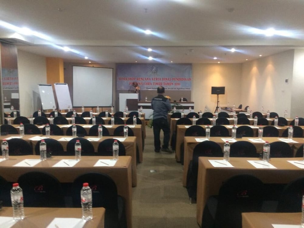 Best Hotel Kedungsari 30/42