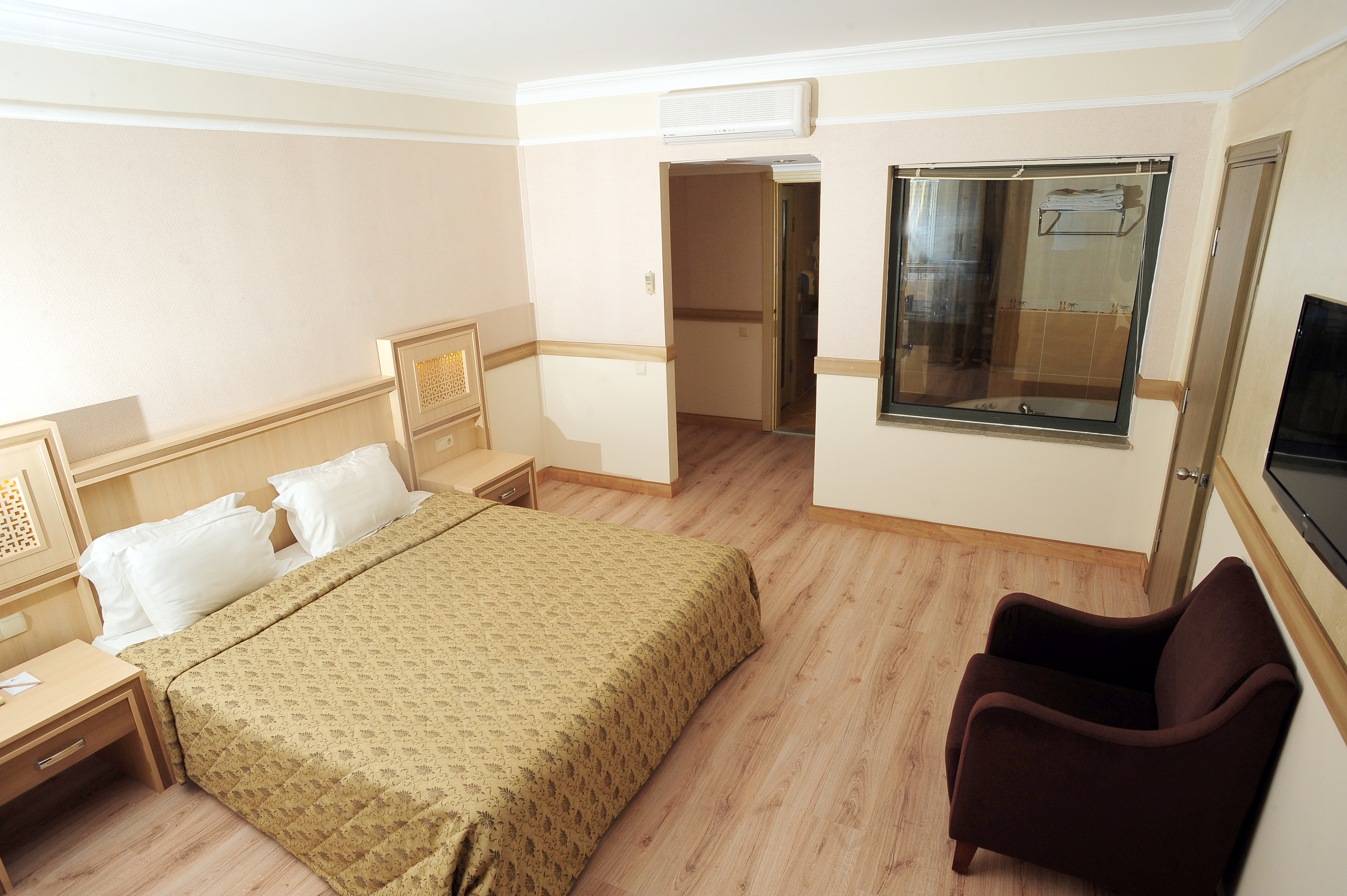 Utopia World Hotel 16/50