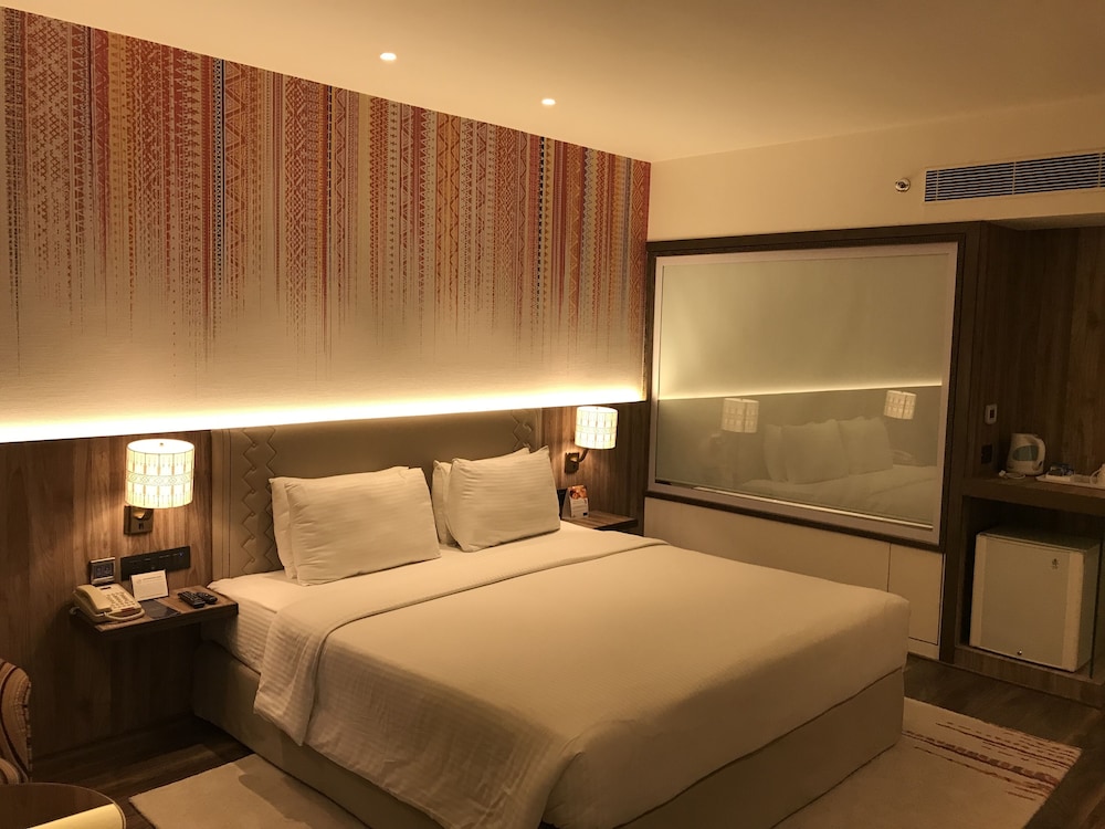 Welcomhotel by ITC Hotels, Ashram Road, Ahmedabad 27/71